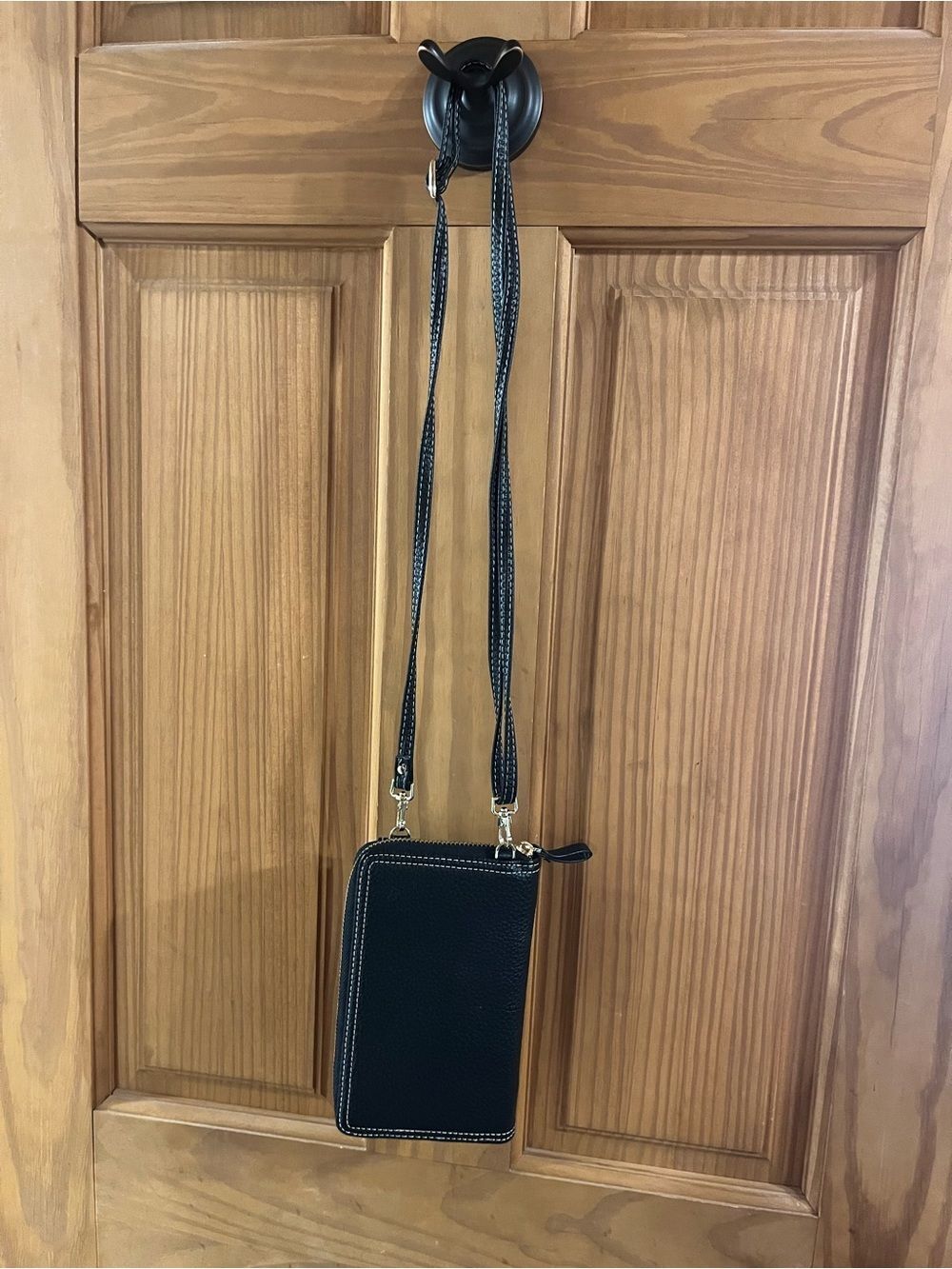 Compact Black Crossbody Bag with Contrast Stitching - Picture 12 of 12